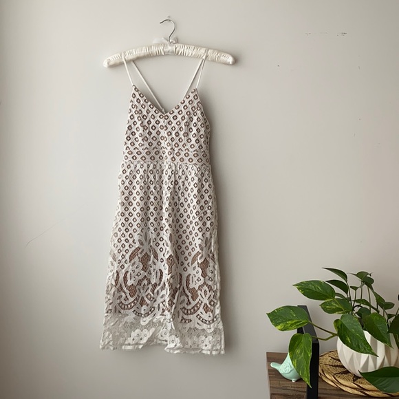 Halter dress - Picture 1 of 2